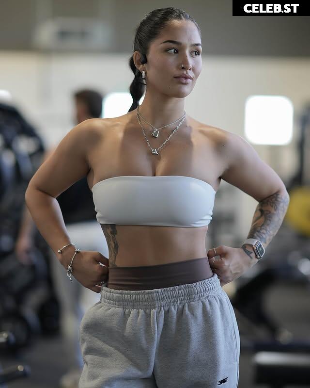 Izzy Flannery Image 3494883