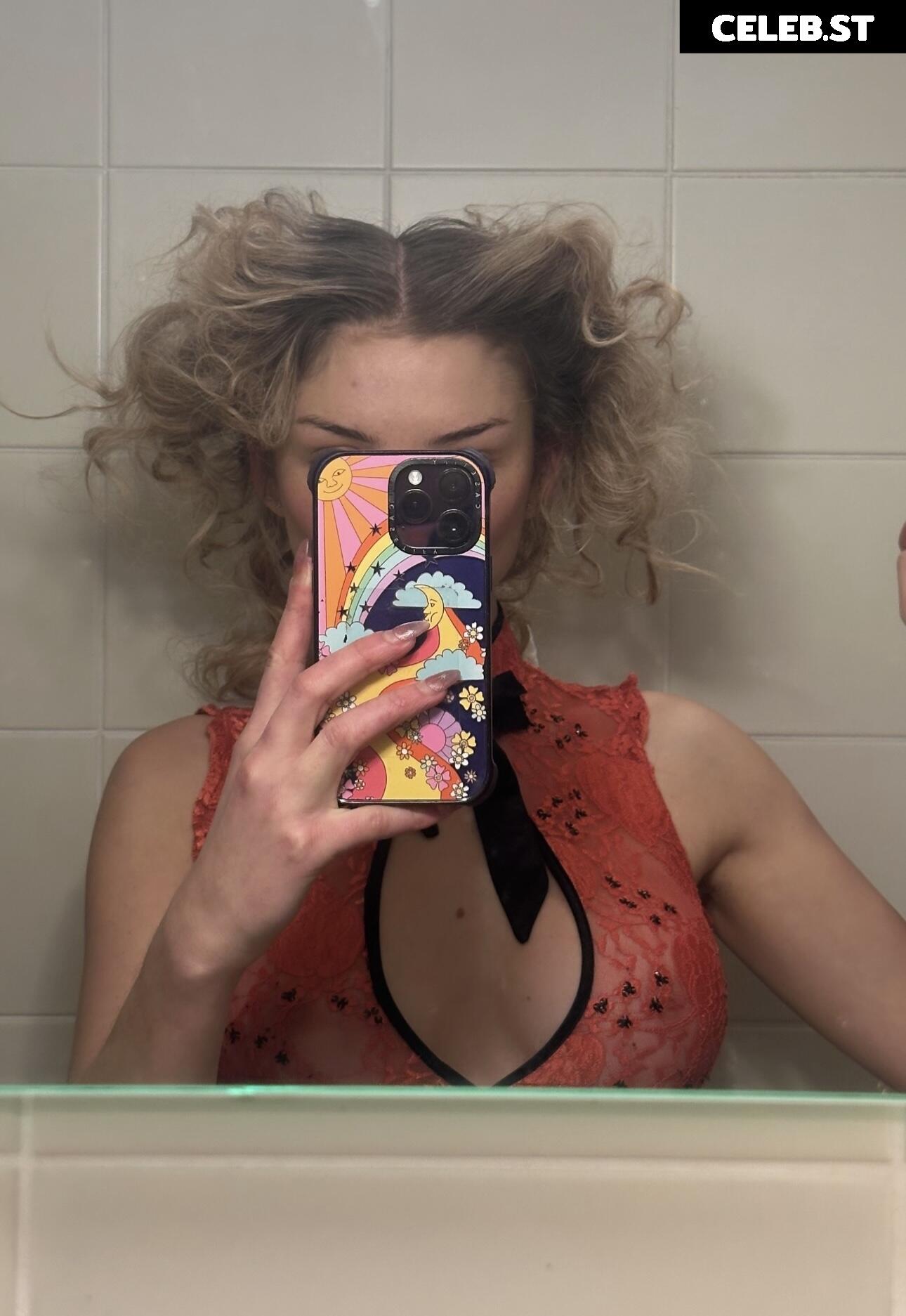 Julia Wulf Image 3486753