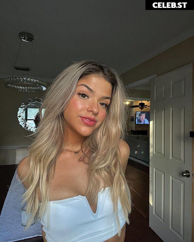 Chloe Legler Image 3482280