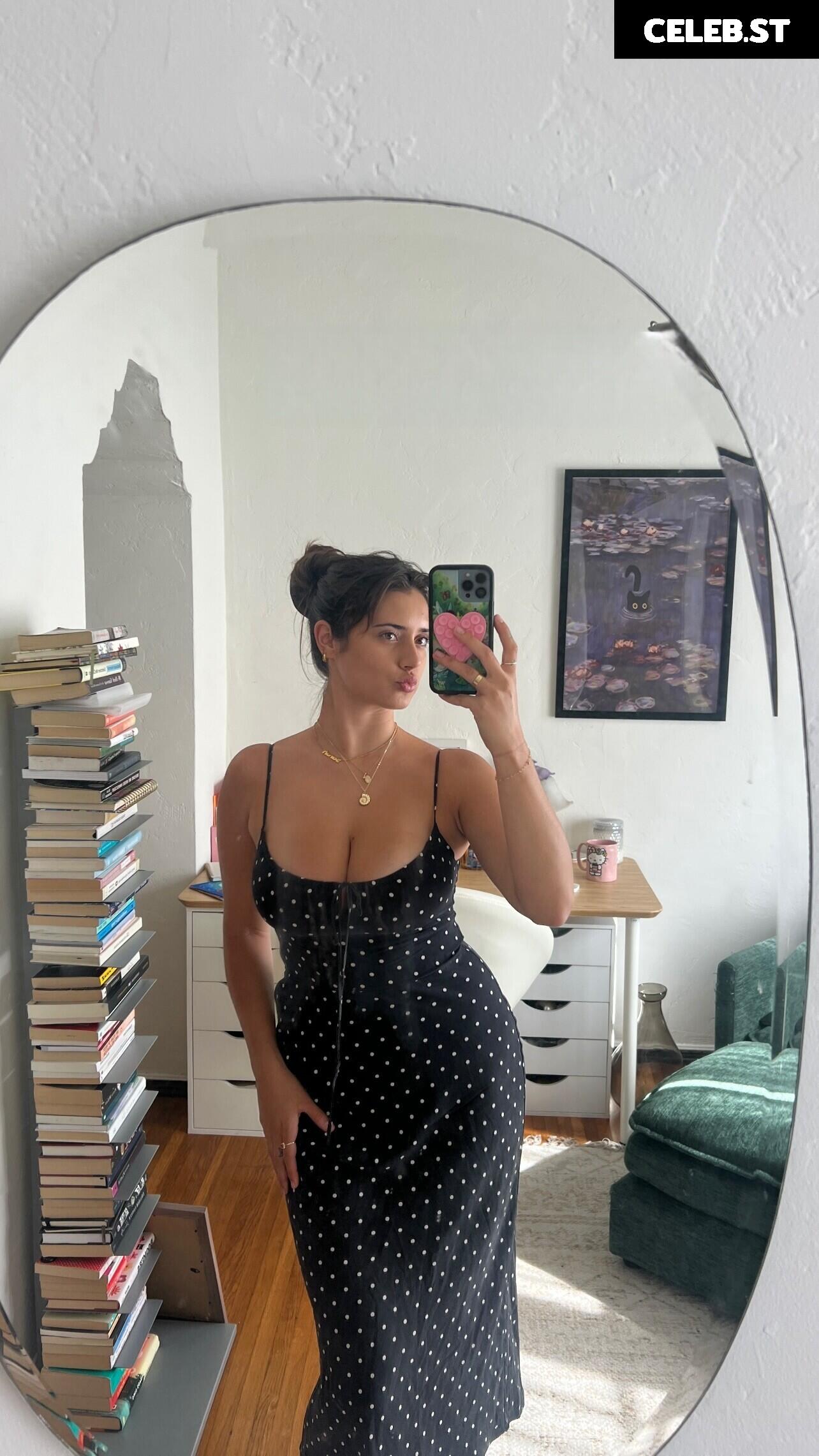 Sarah Curr (@sarahcurr) Image 3488808