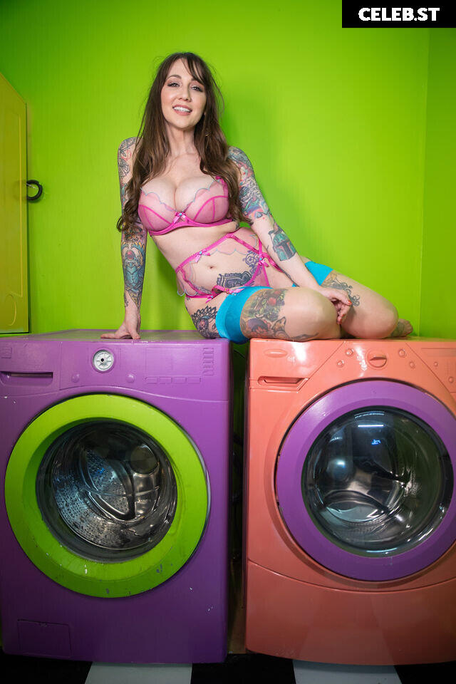 Erica Fett Image 3417730