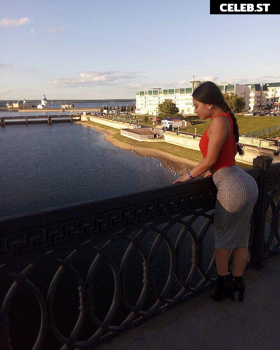 Oksana Saldyrkina Image 3410936