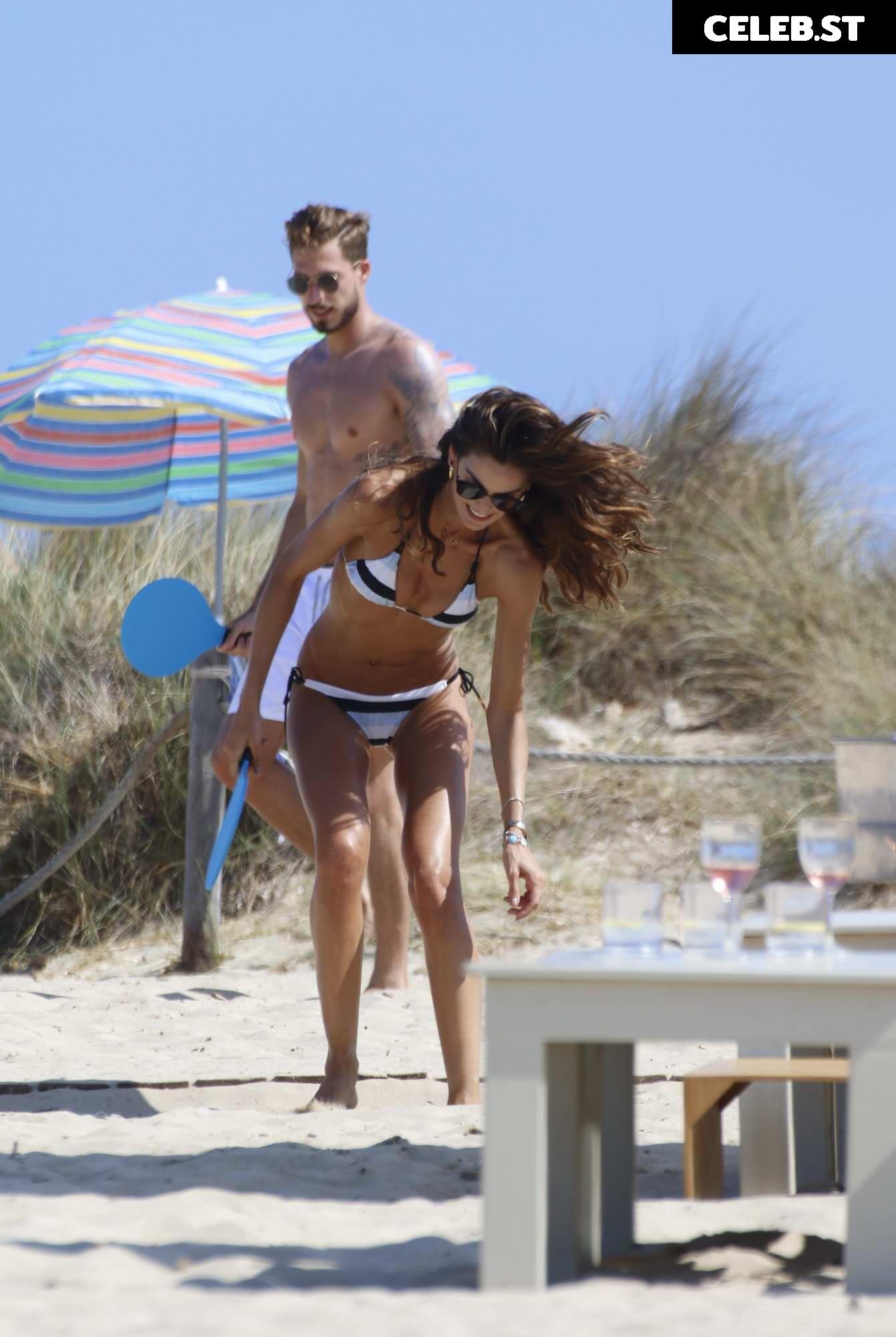 Izabel Goulart Image 3407671