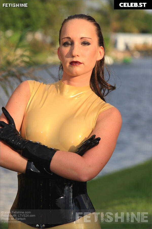 Vanessa Pur Image 3402795