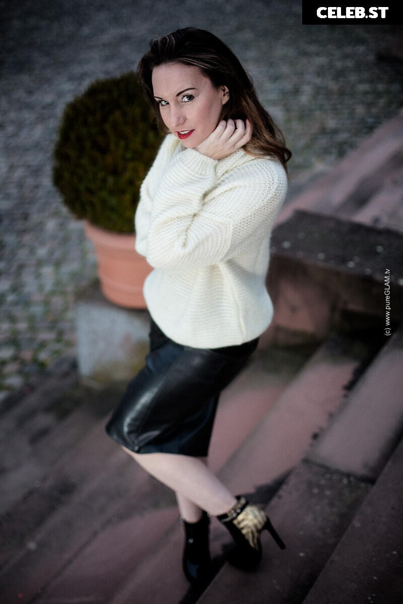 Vanessa Pur Image 3402982