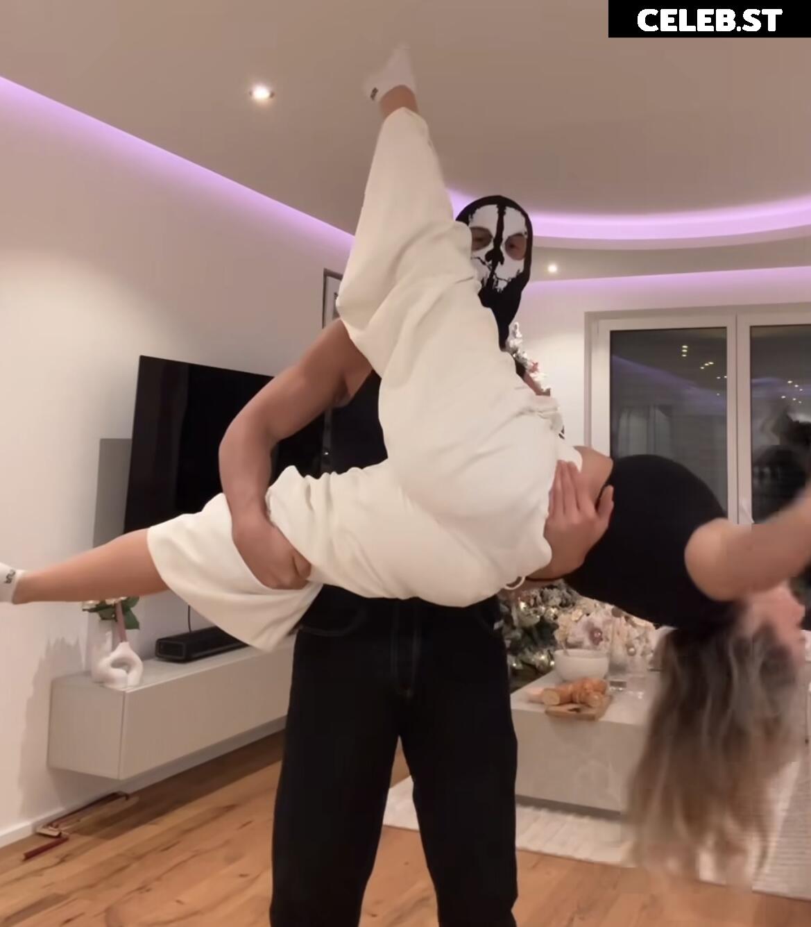 Julesboringlife Image 3408093