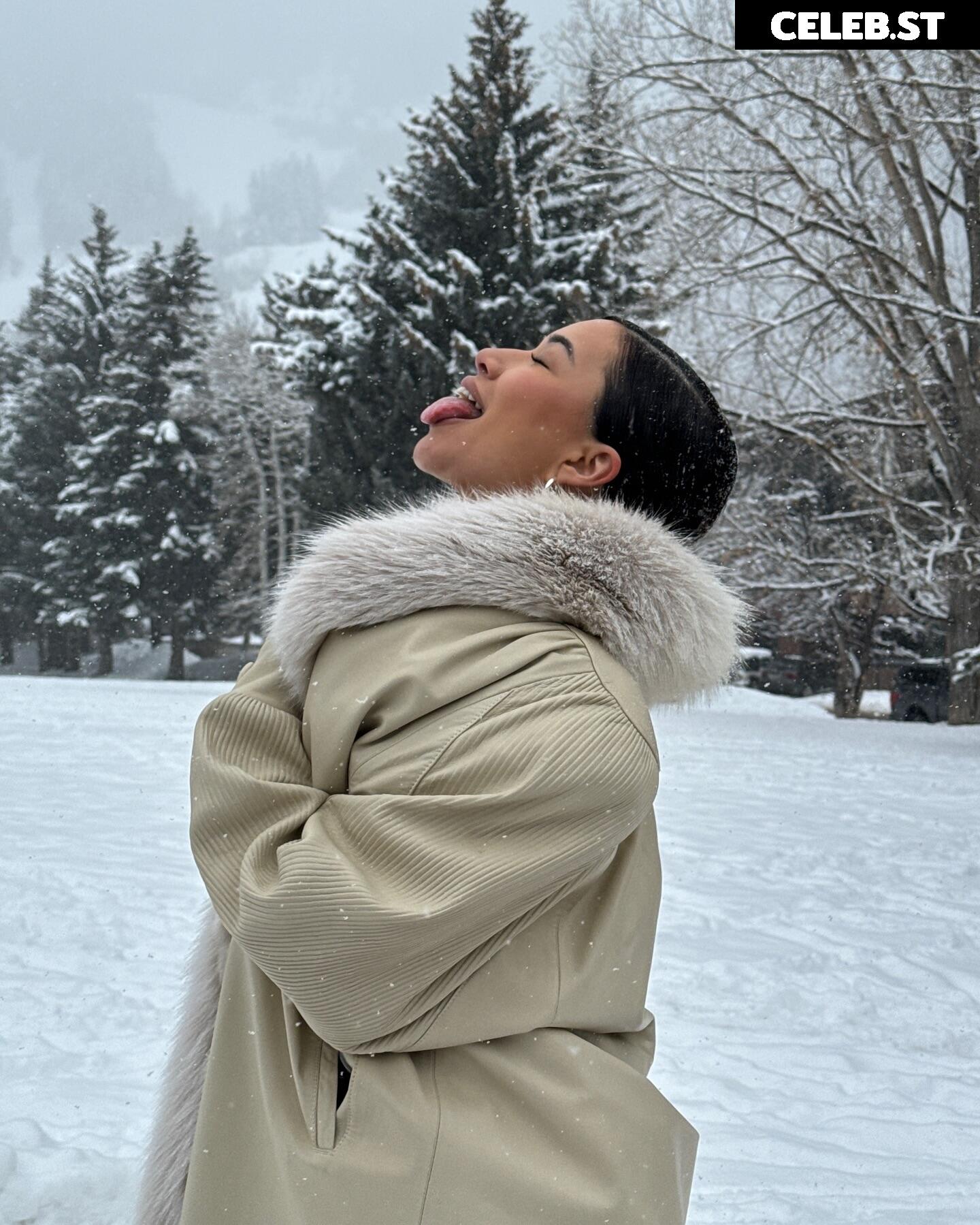 Julia Kelly Image 3595822