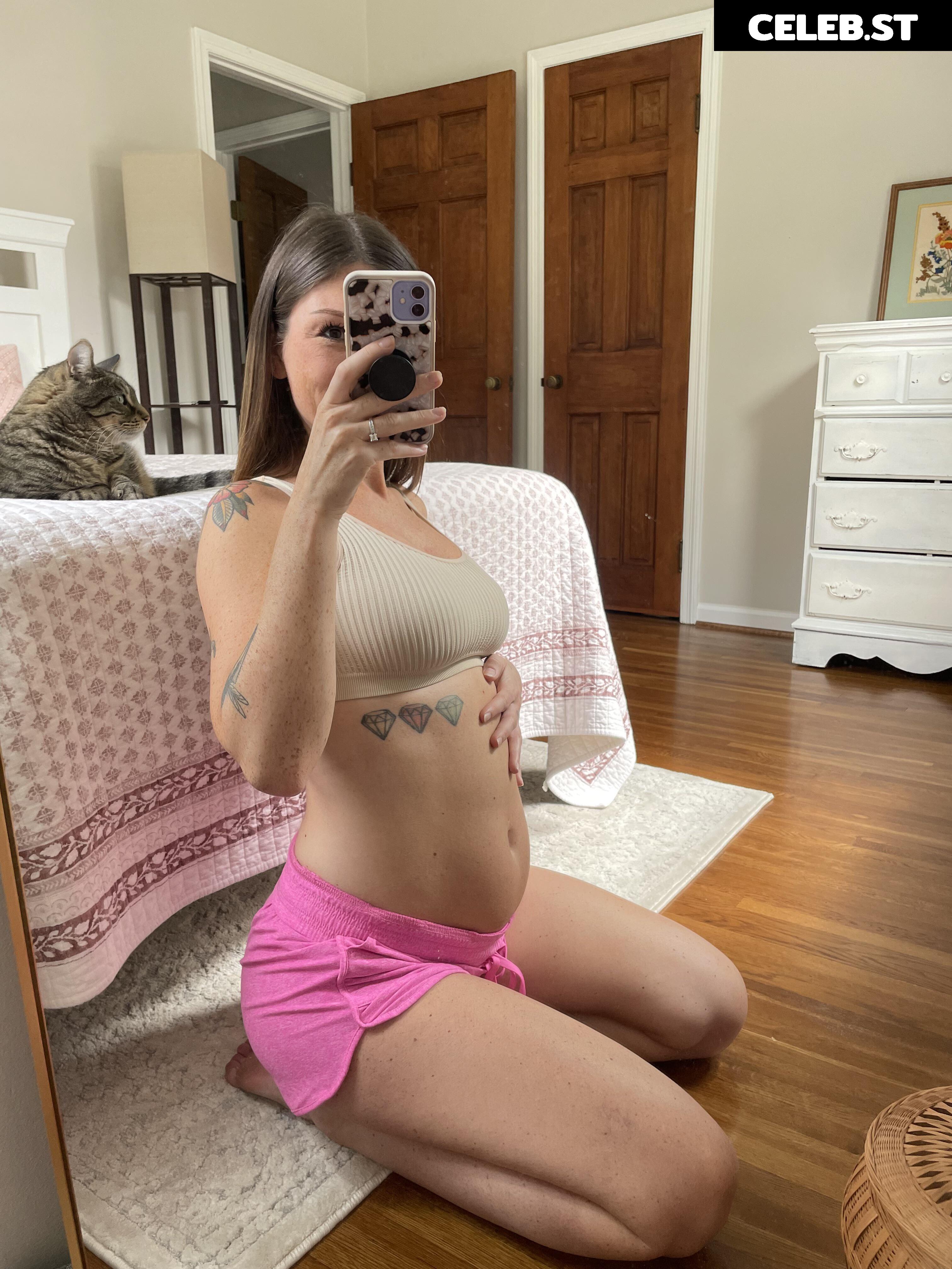 u/hallienothaley OF: @lilmissvixennnn Image 3596801