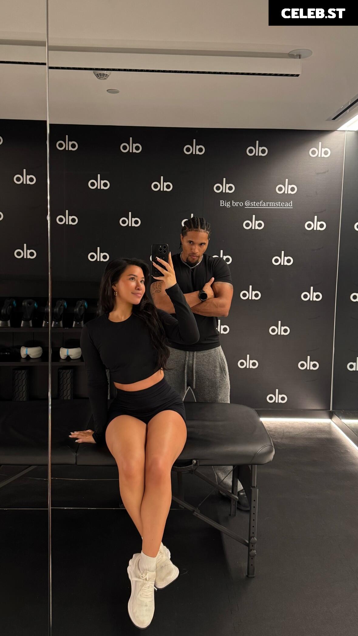 Julia Kelly Image 3596991