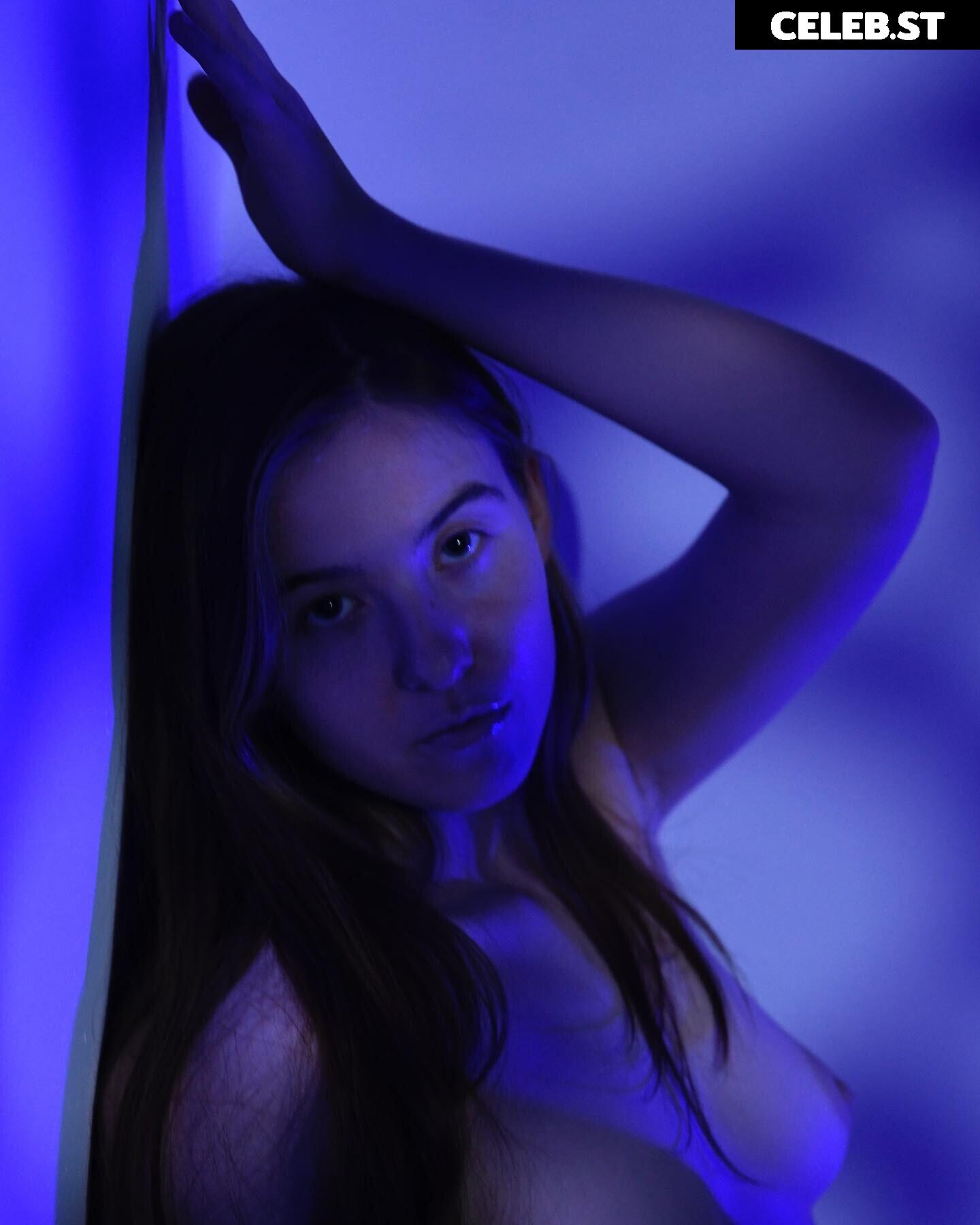 Curious_Hour / mirrajean Image 3593014