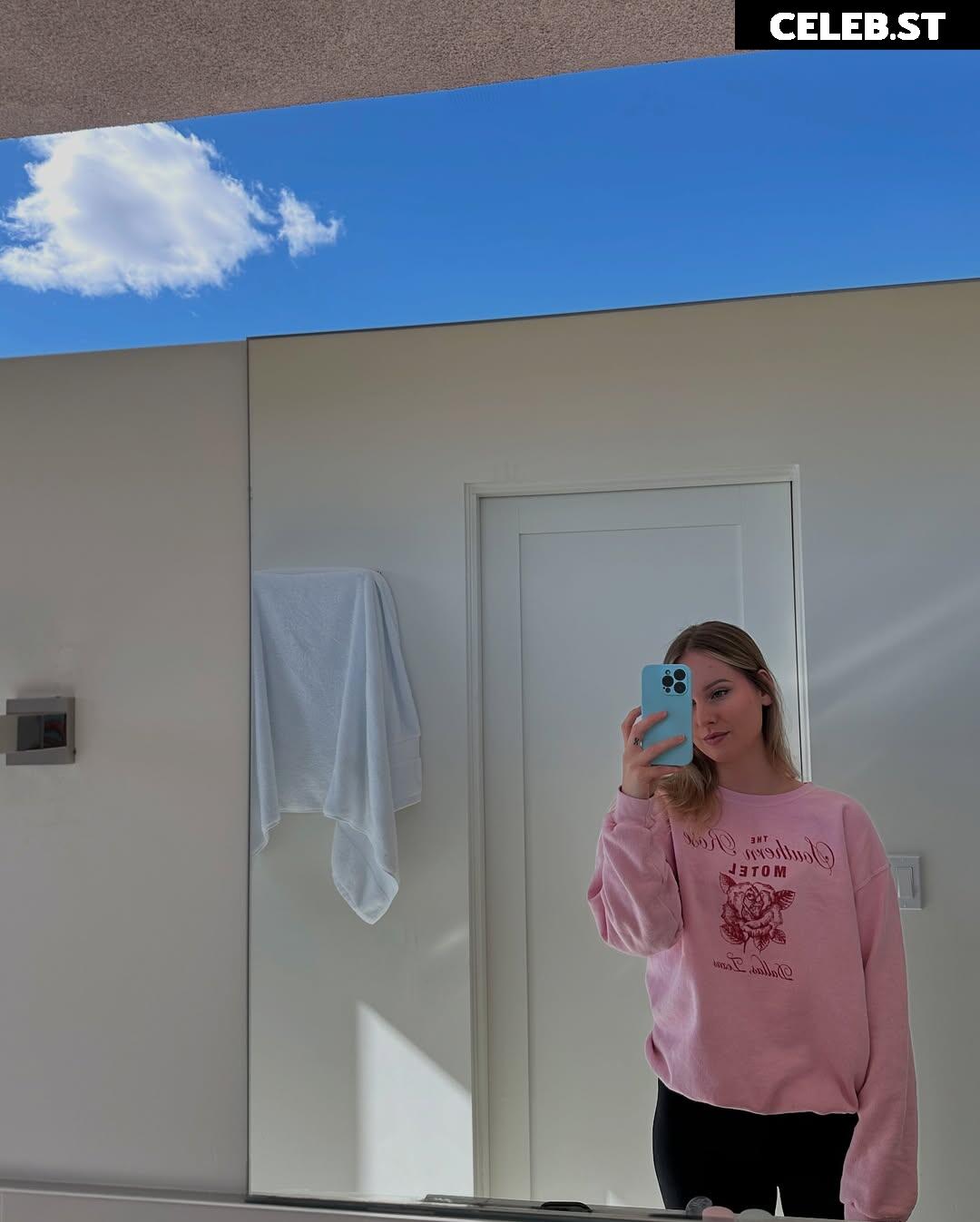 Sonja Reid aka OMGitsfirefoxx Image 3585602