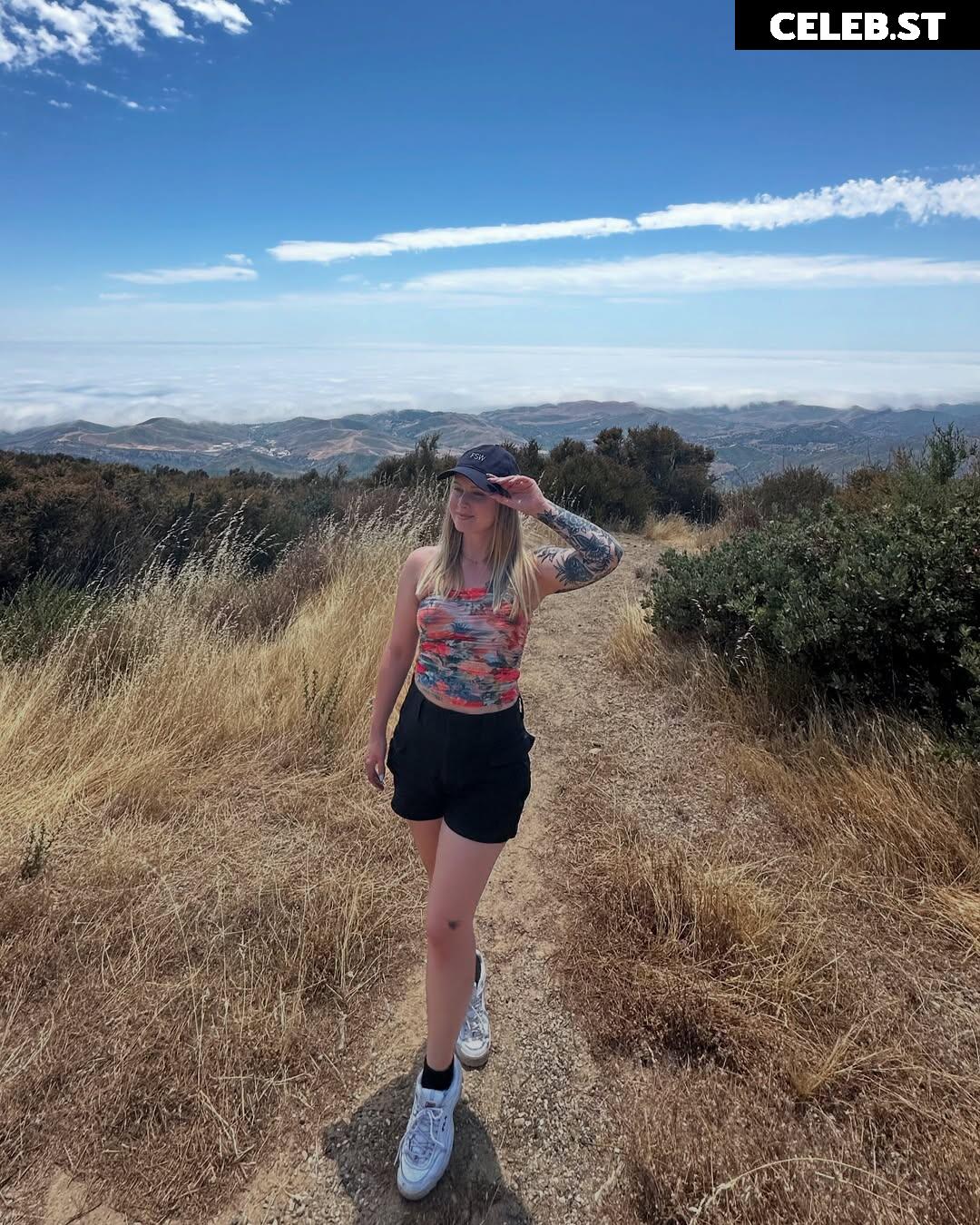 Sonja Reid aka OMGitsfirefoxx Image 3585012