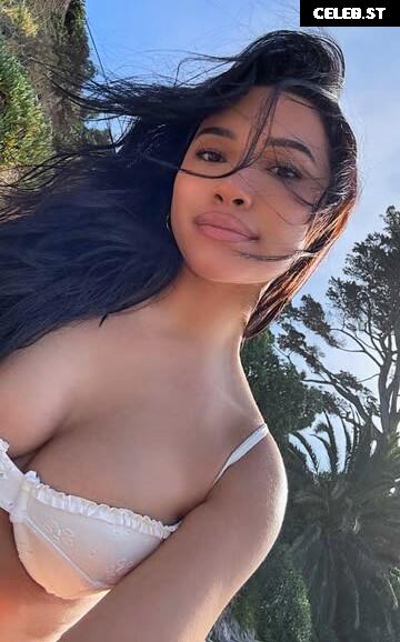Julia Kelly Image 3585033