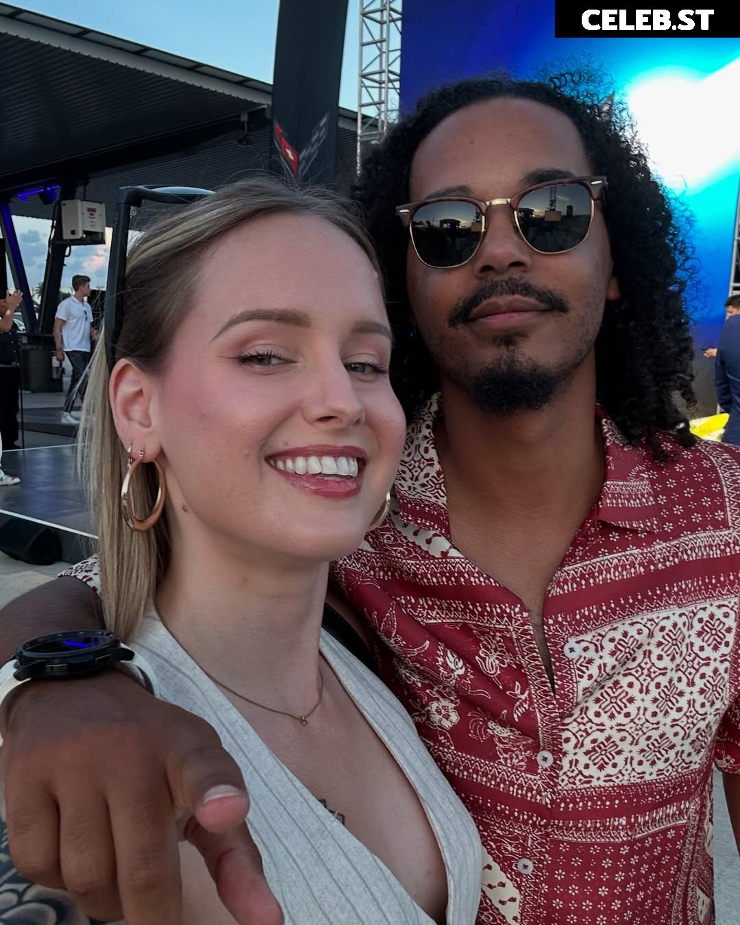 Sonja Reid aka OMGitsfirefoxx Image 3585349