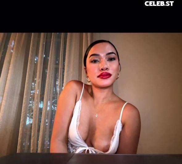 Julia Kelly Image 3585958