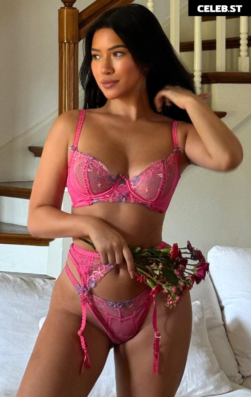 Julia Kelly Image 3586507
