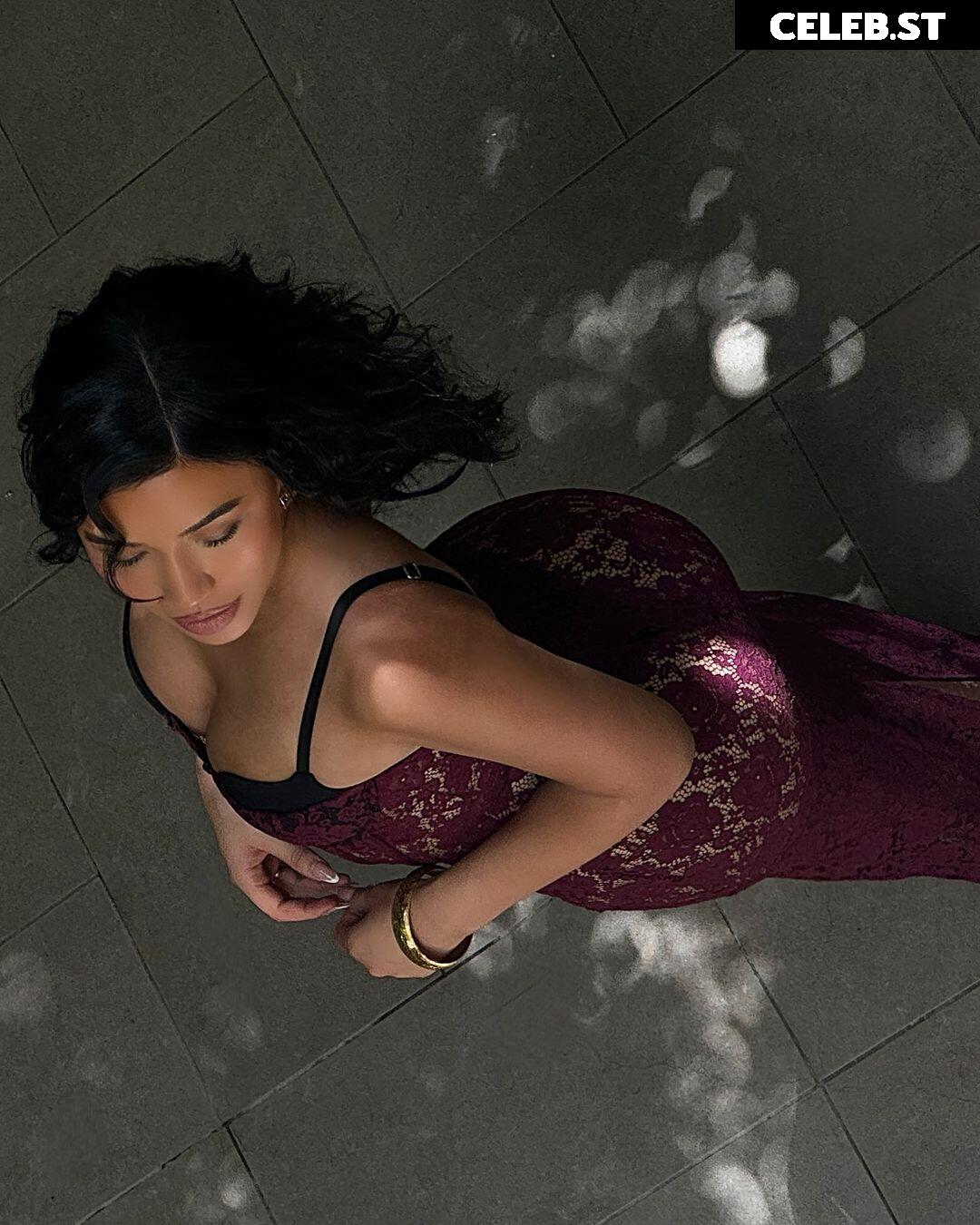 Julia Kelly Image 3586166