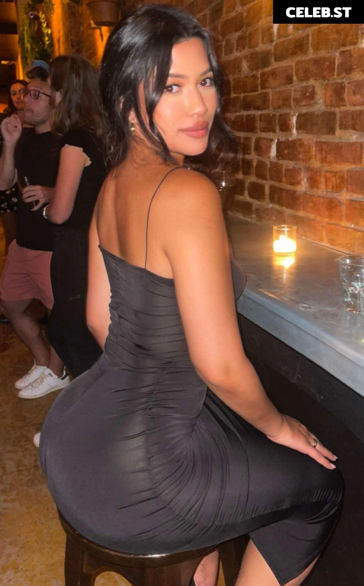 Julia Kelly Image 3586918