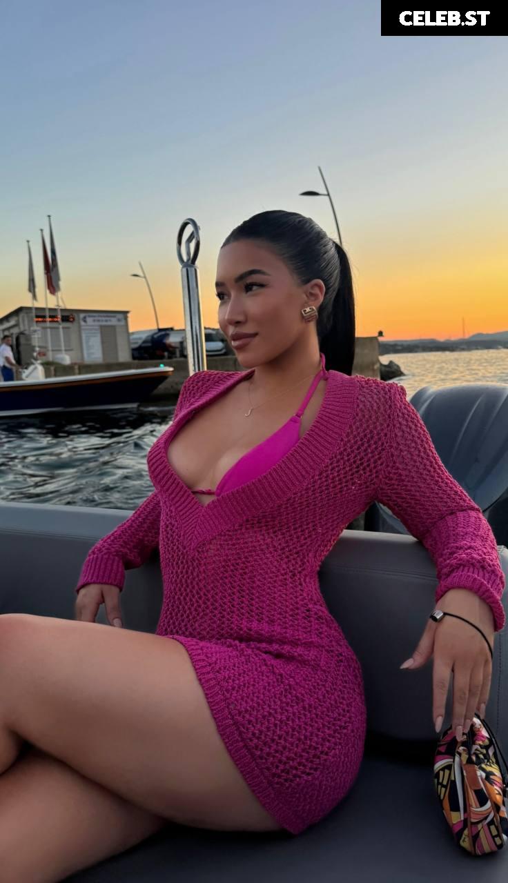 Julia Kelly Image 3587703