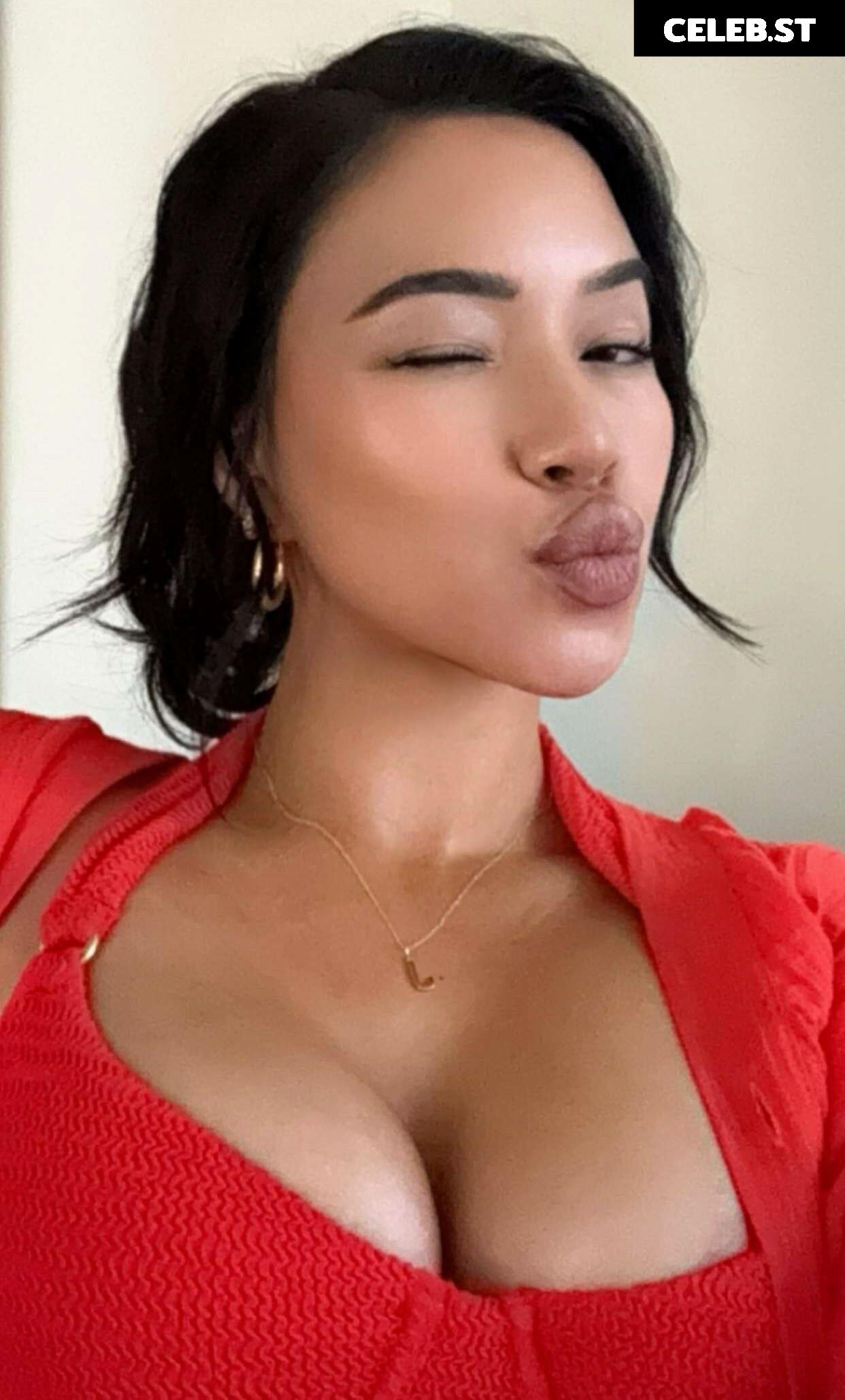Julia Kelly Image 3584815