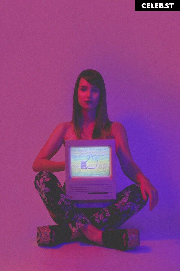 Sonja Reid aka OMGitsfirefoxx Image 3584831