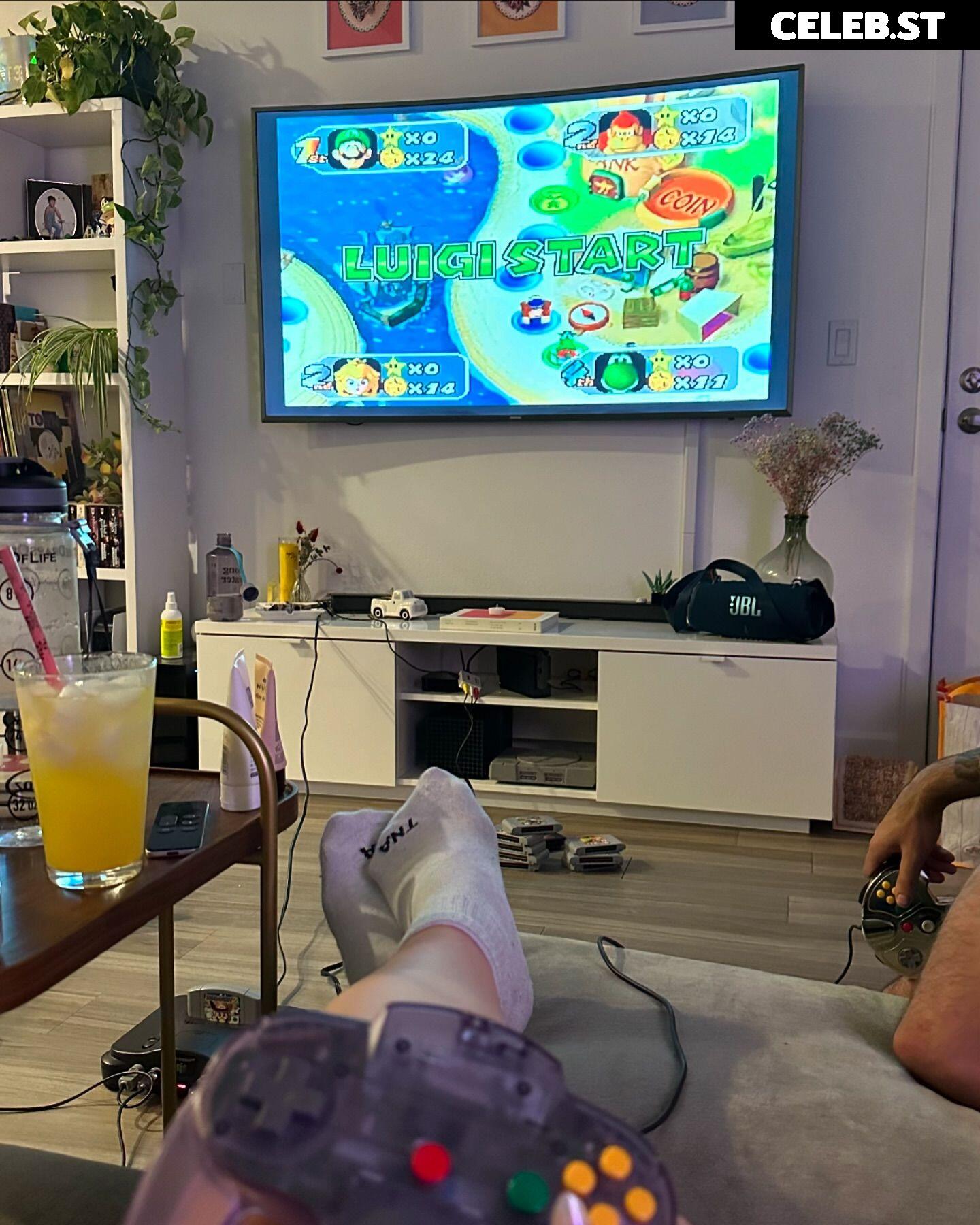 Sonja Reid aka OMGitsfirefoxx Image 3581072