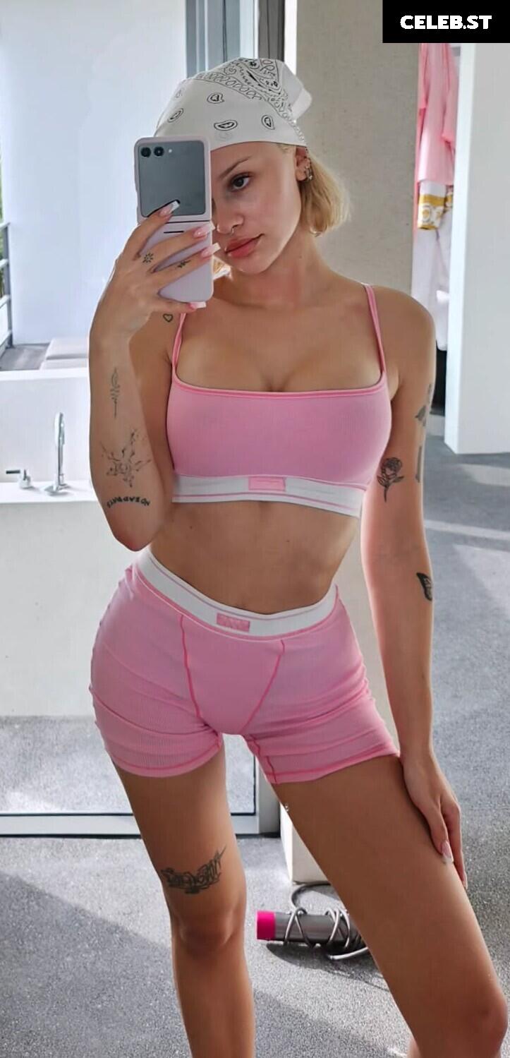 Lila Janowska Image 3582876