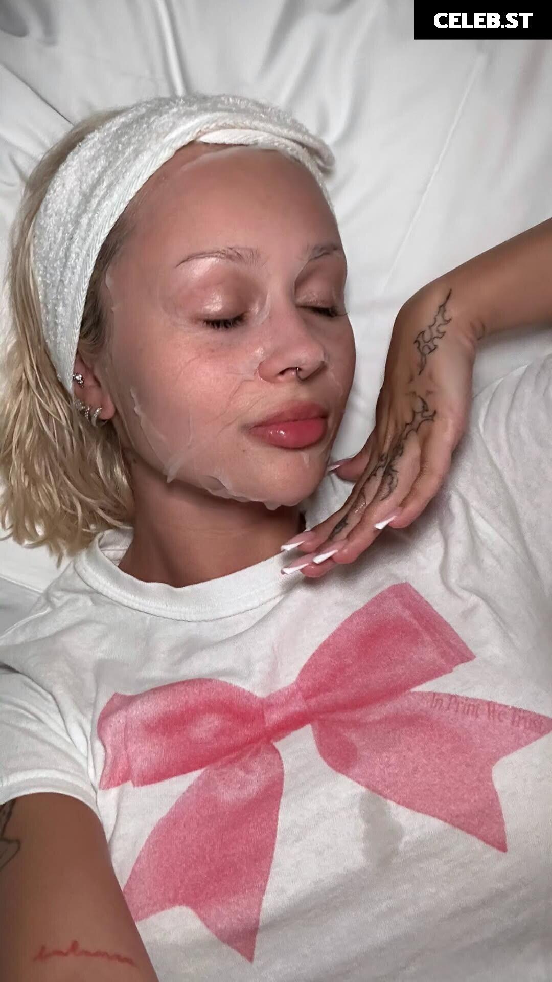 Lila Janowska Image 3583714