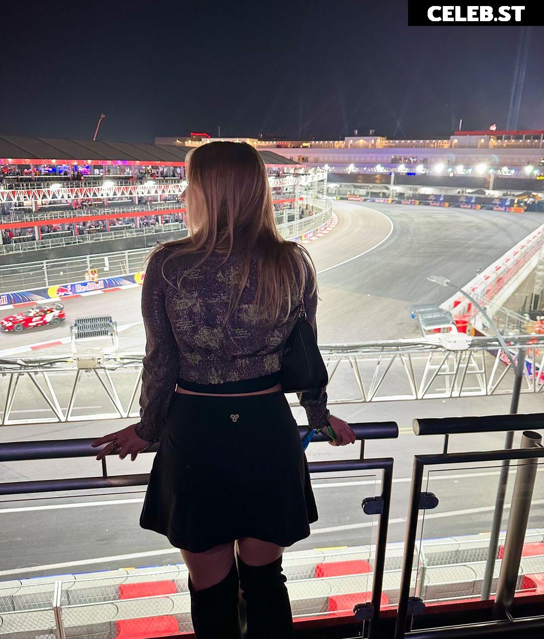 Sonja Reid aka OMGitsfirefoxx Image 3583270