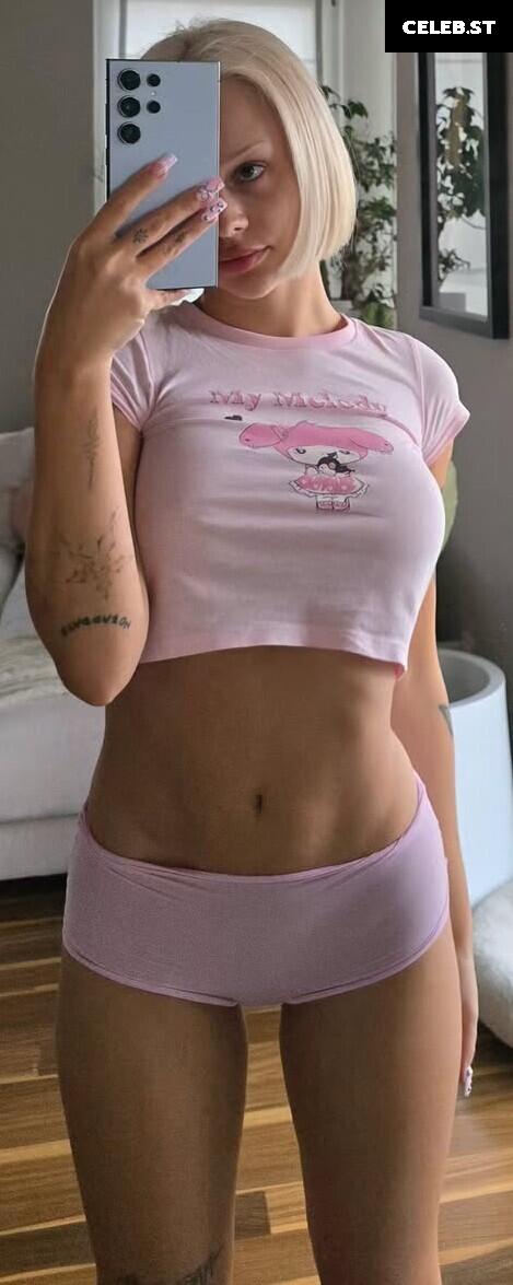 Lila Janowska Image 3583216