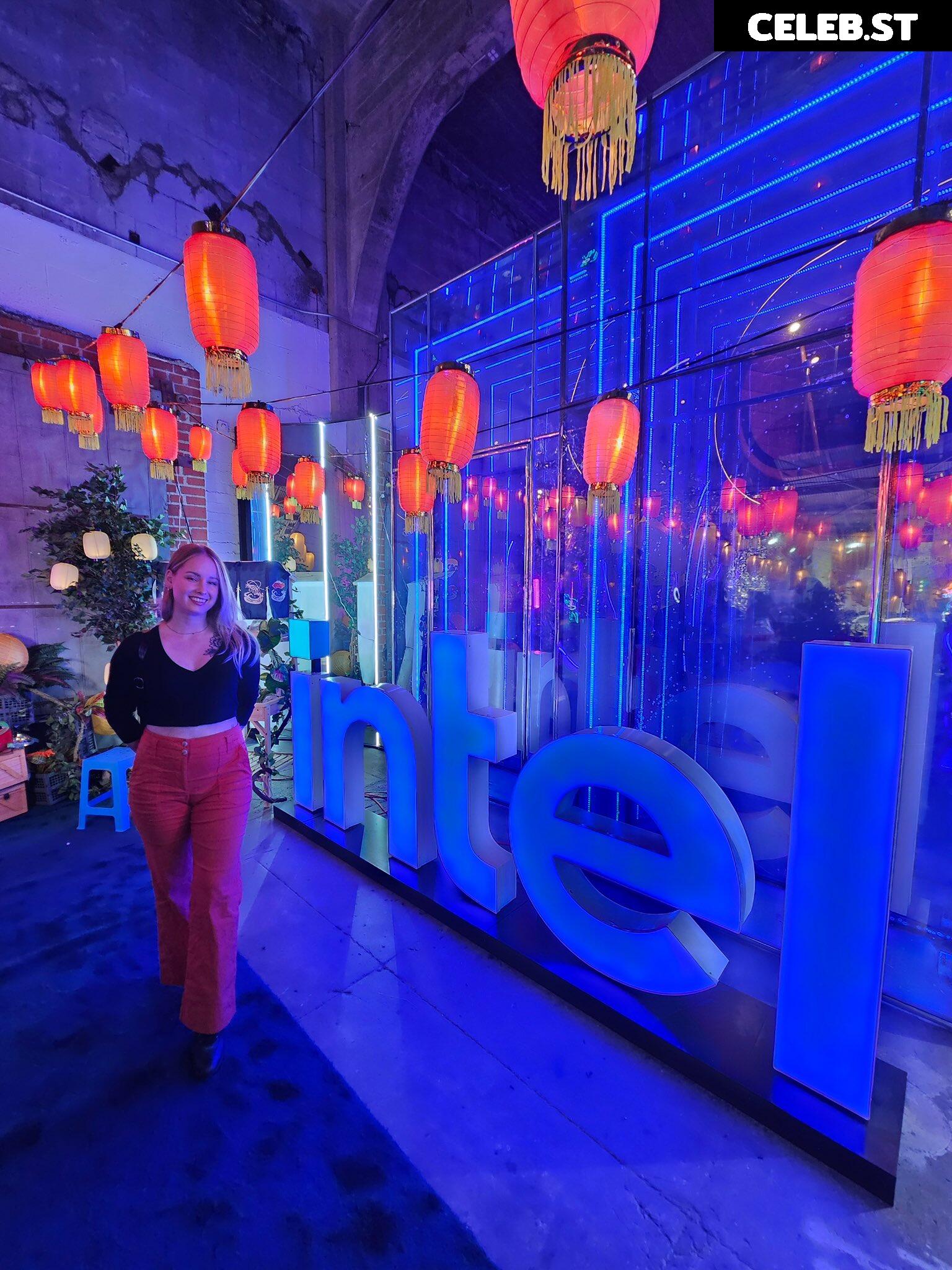 Sonja Reid aka OMGitsfirefoxx Image 3580893