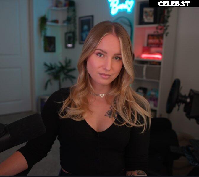 Sonja Reid aka OMGitsfirefoxx Image 3580415