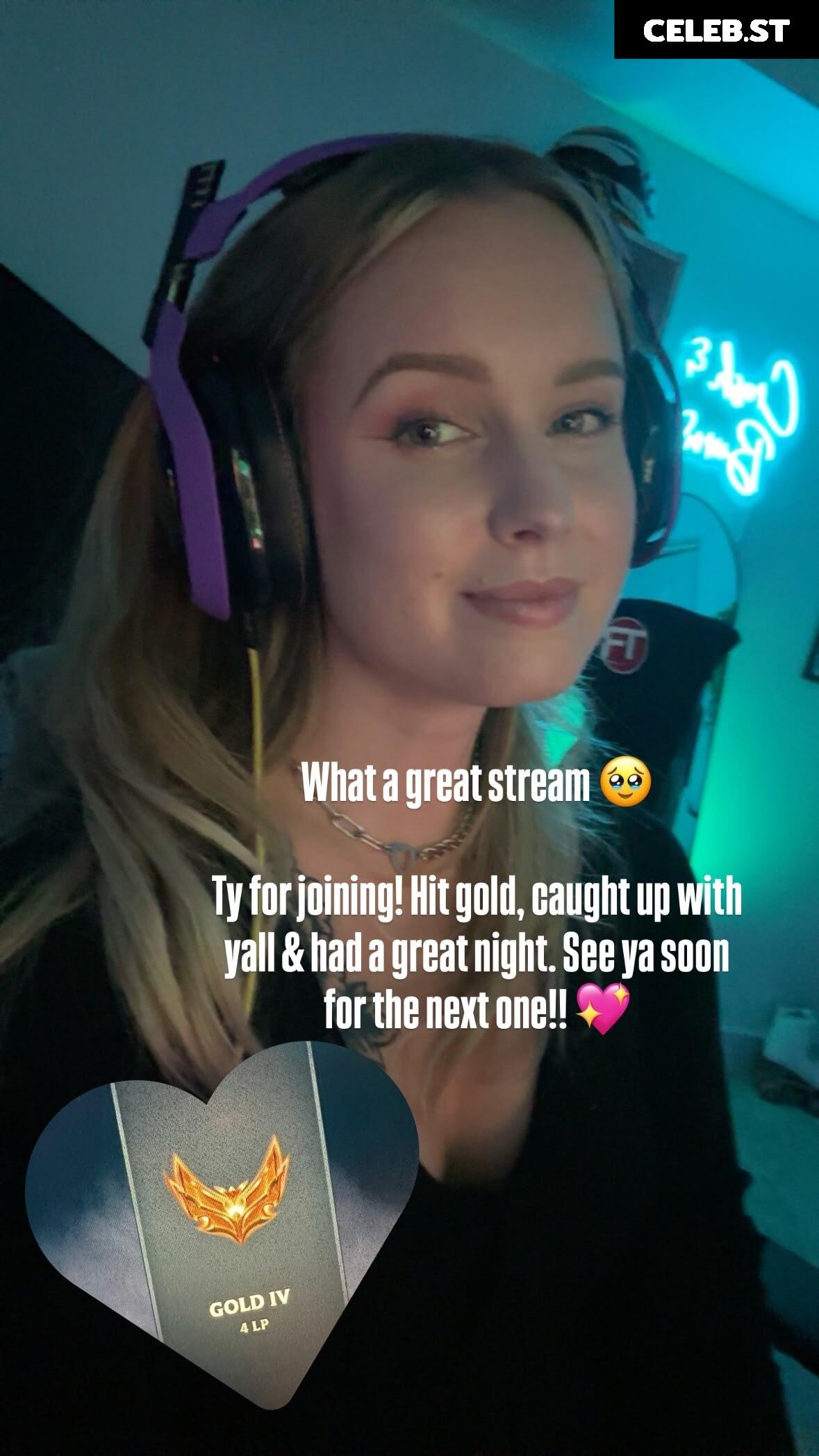 Sonja Reid aka OMGitsfirefoxx Image 3580433