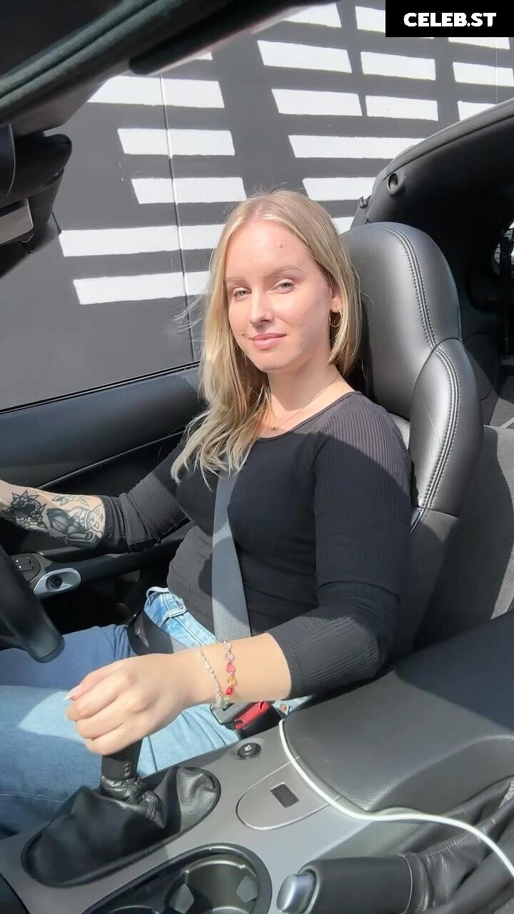 Sonja Reid aka OMGitsfirefoxx Image 3580203