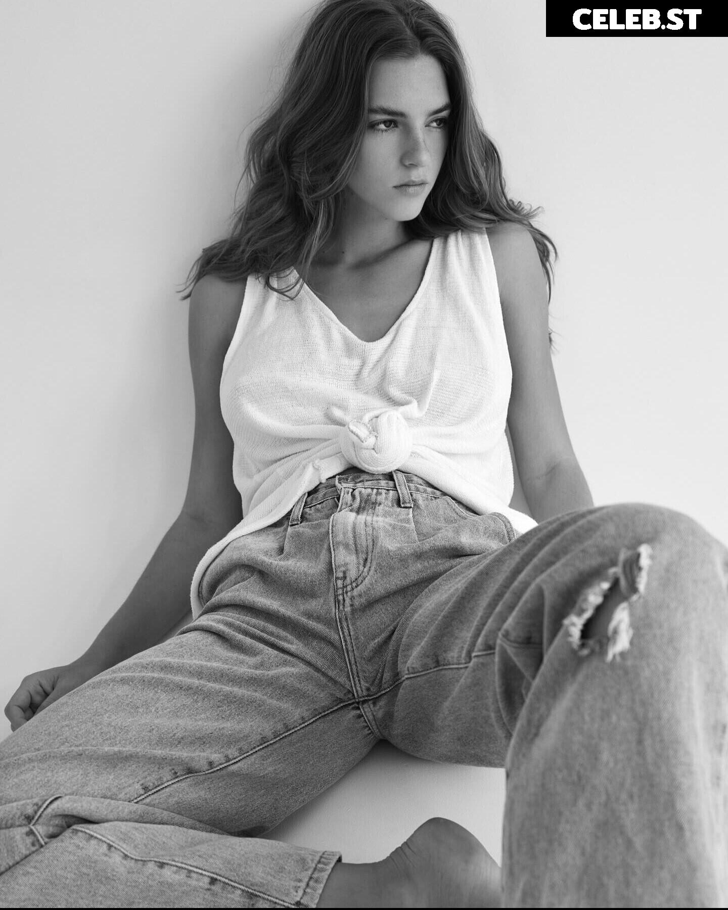 Emily Feld - emily.feld Image 3580915