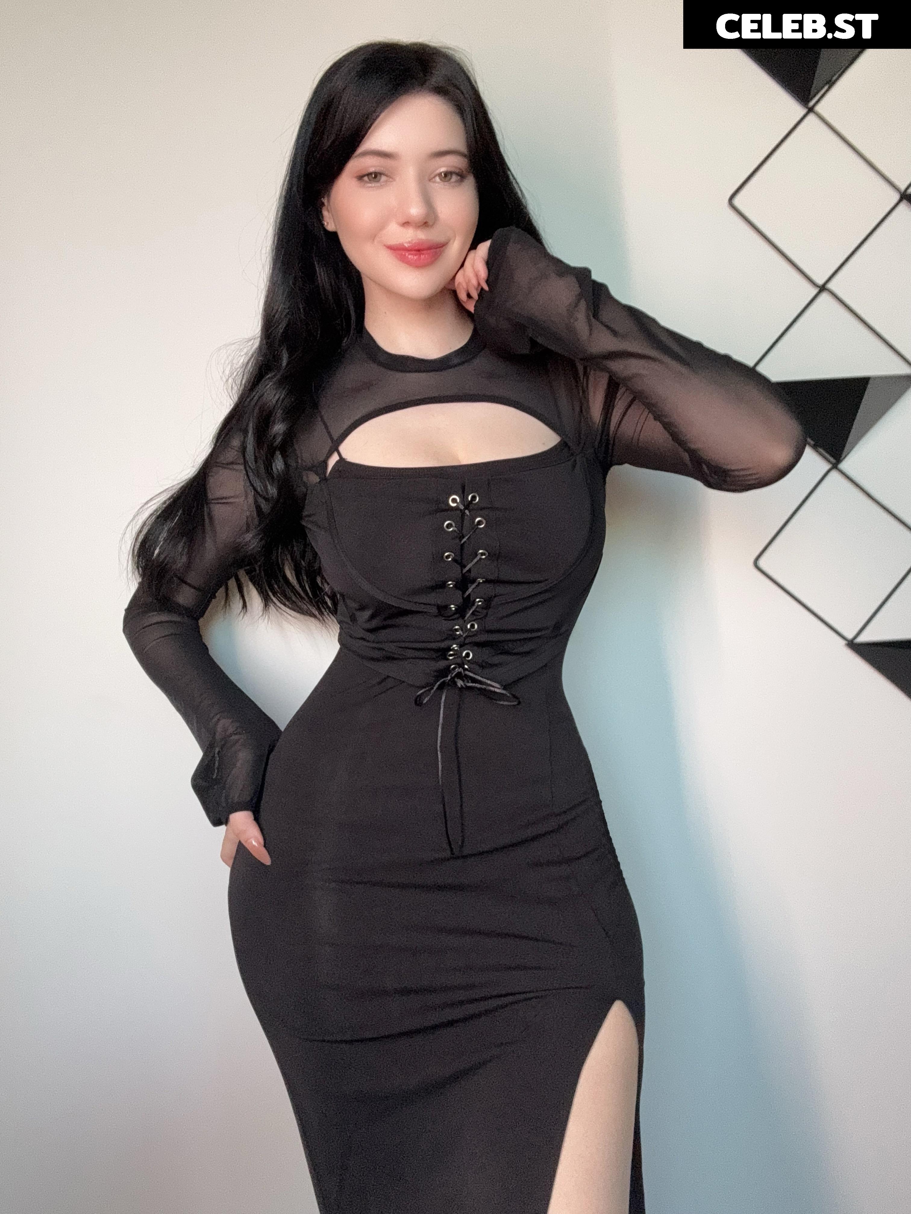 Alina Becker - Social Media Image 3589981