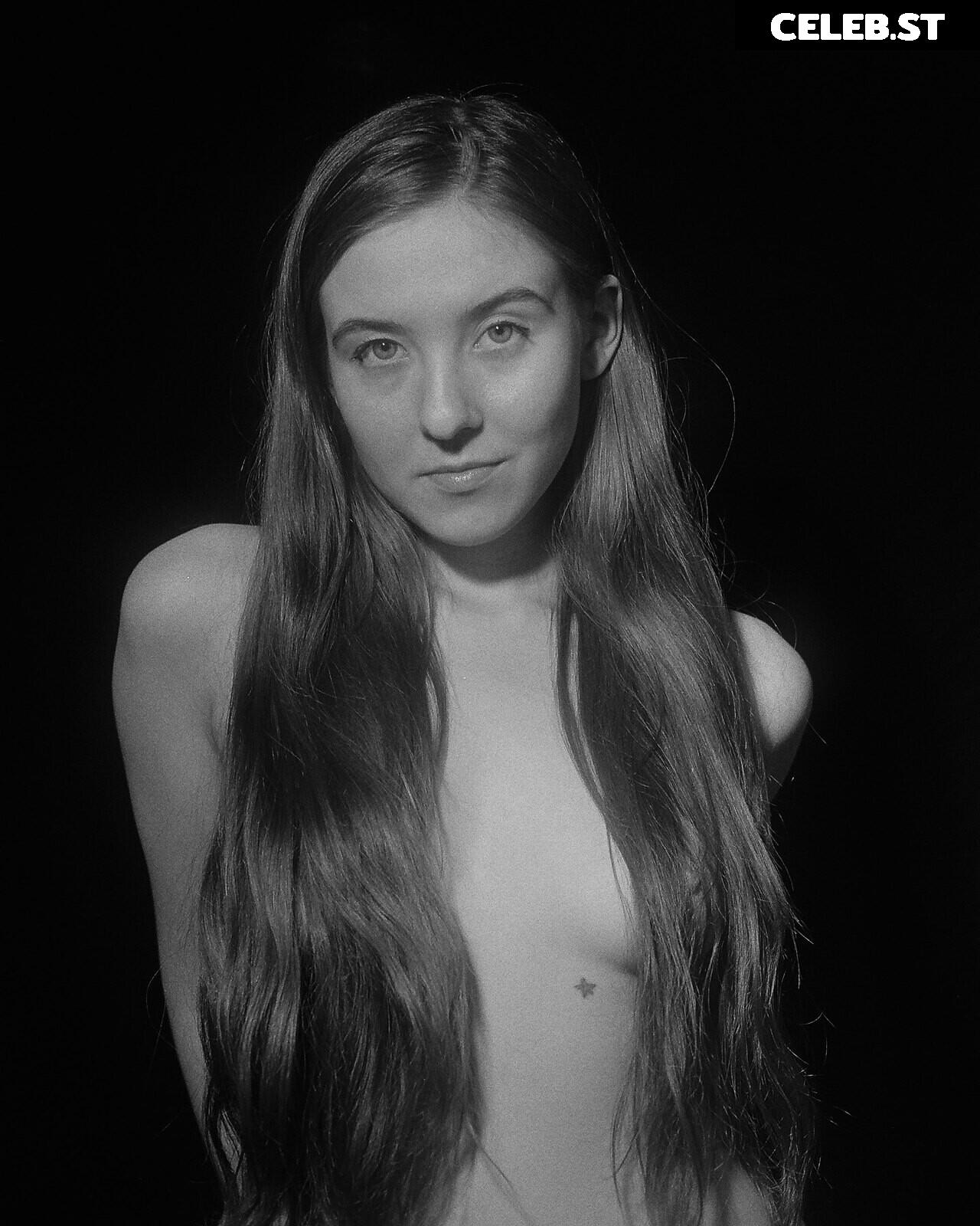 Curious_Hour / mirrajean Image 3588851