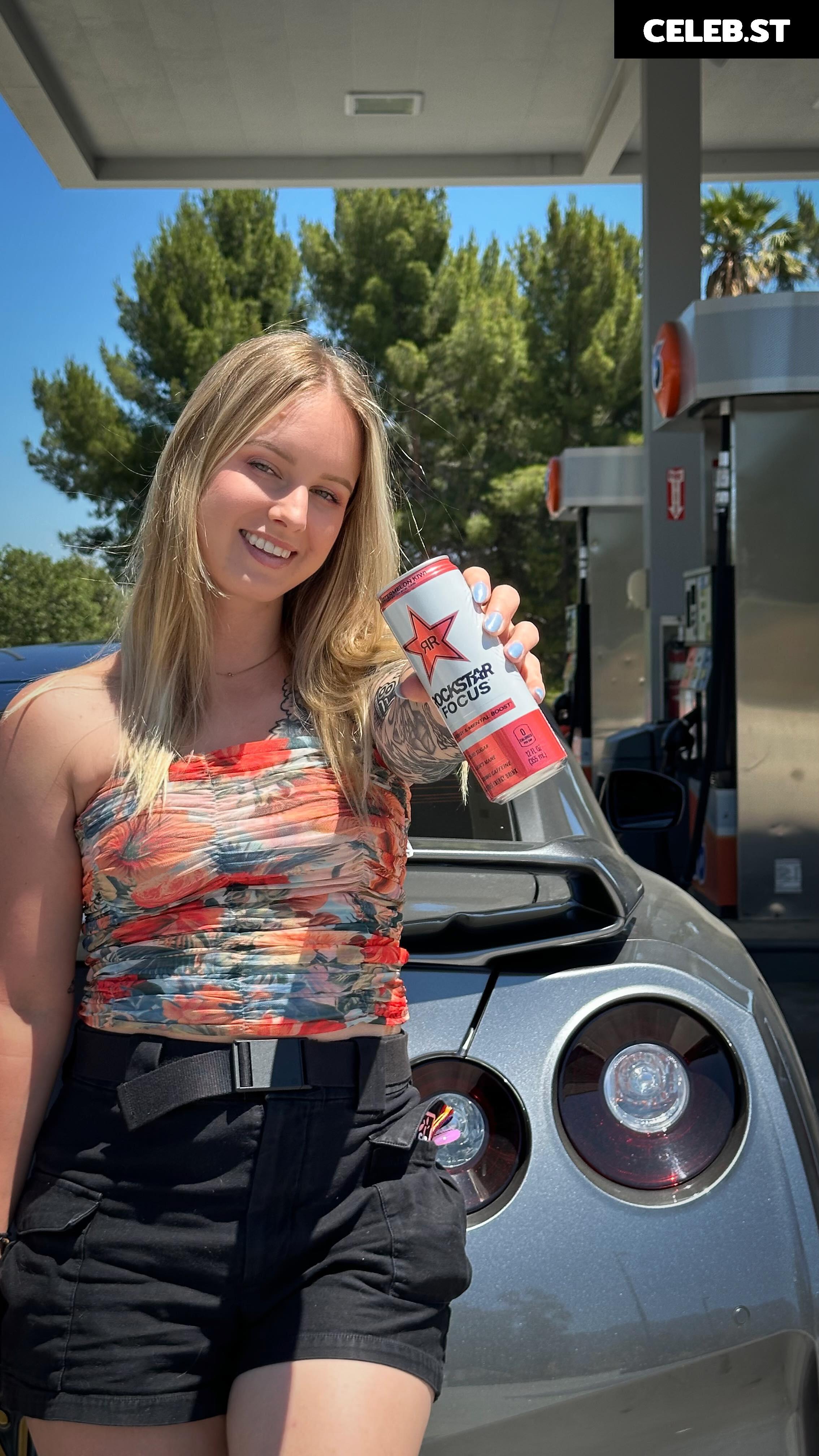 Sonja Reid aka OMGitsfirefoxx Image 3576469