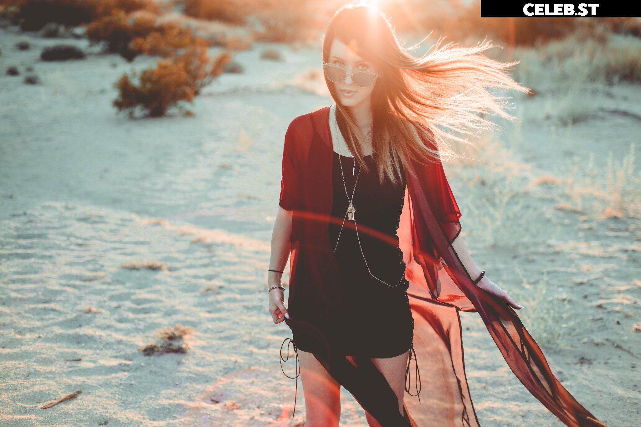 Sonja Reid aka OMGitsfirefoxx Image 3577674