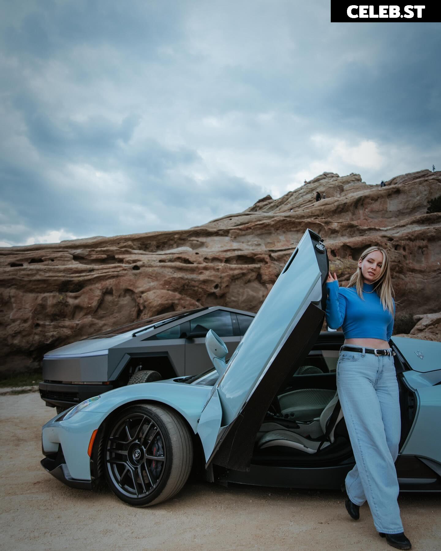 Sonja Reid aka OMGitsfirefoxx Image 3574172