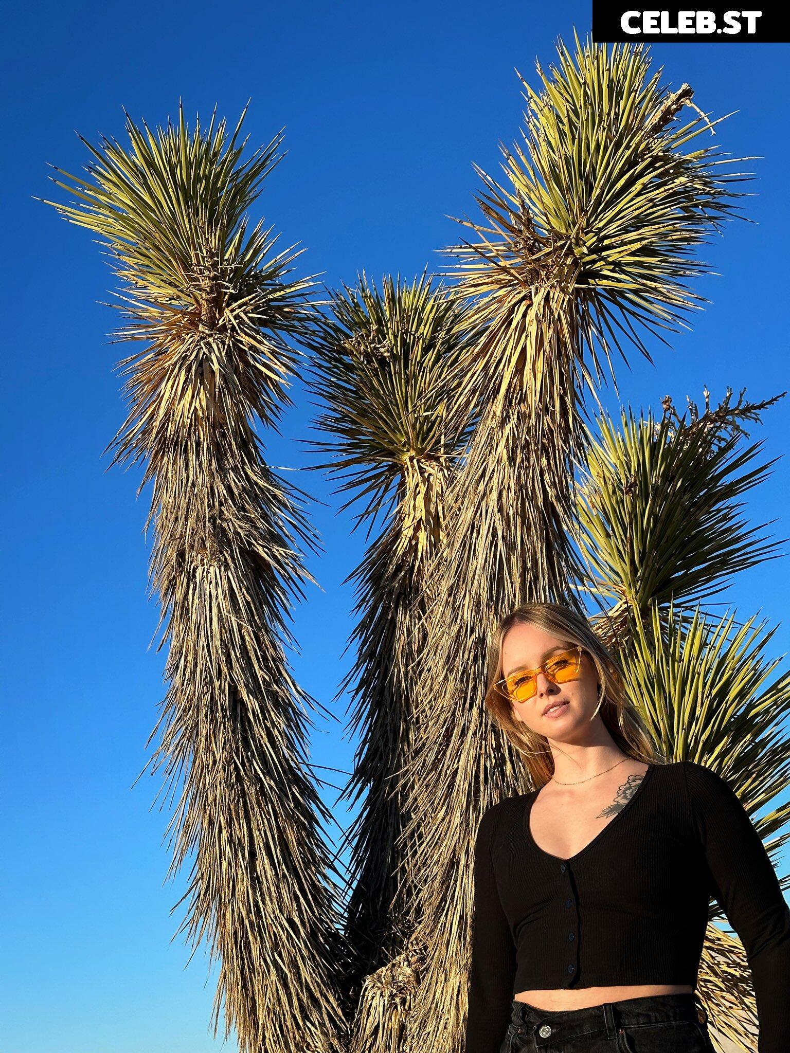 Sonja Reid aka OMGitsfirefoxx Image 3572746