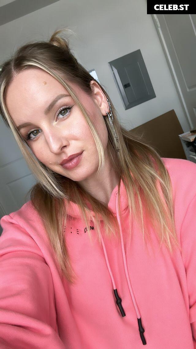 Sonja Reid aka OMGitsfirefoxx Image 3573914