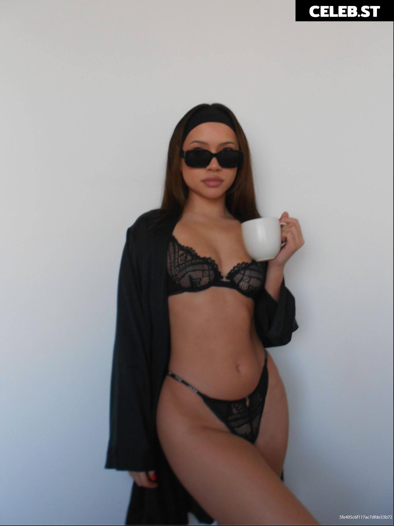 Julia Kelly Image 3570465