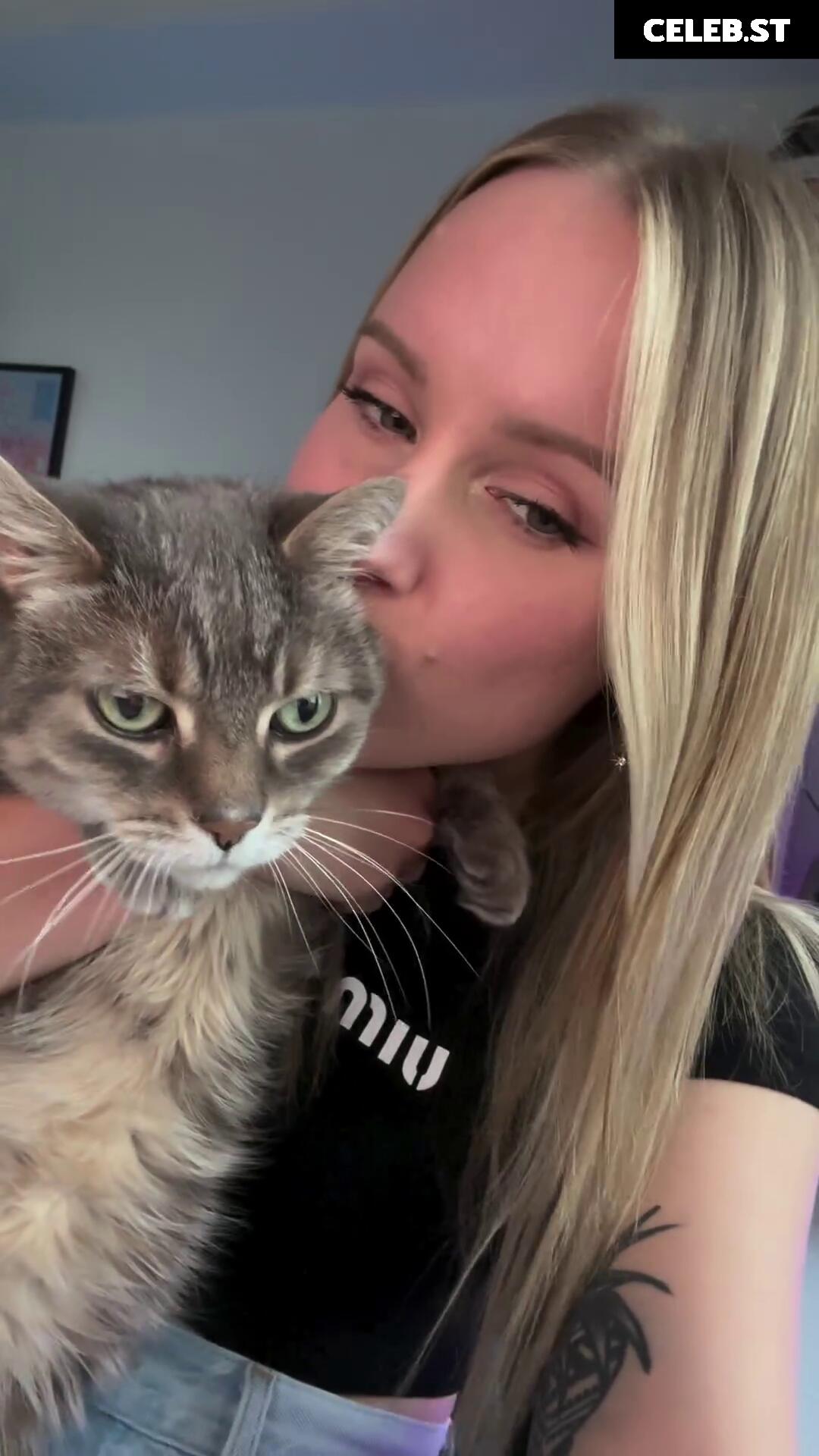 Sonja Reid aka OMGitsfirefoxx Image 3570406