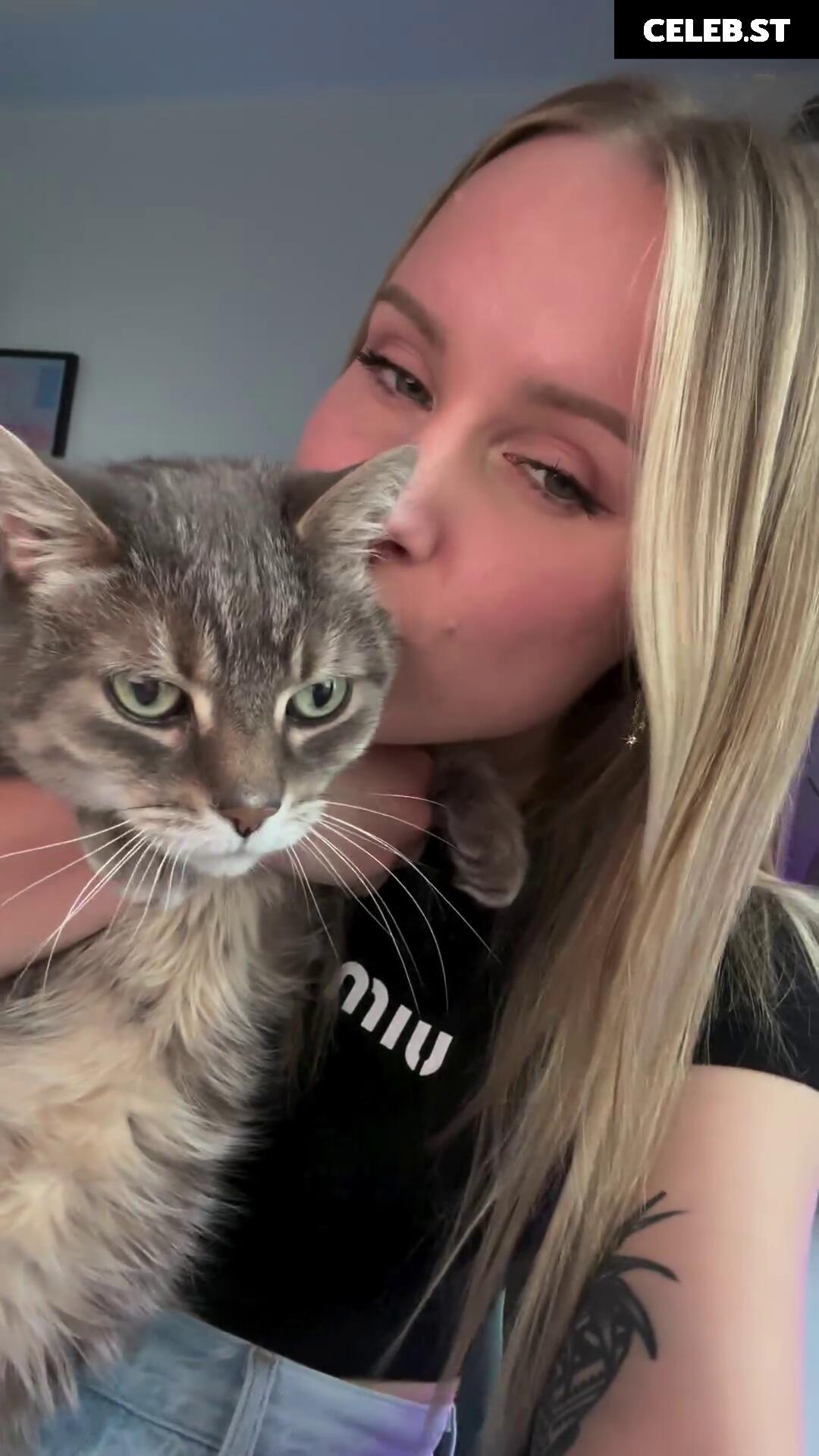 Sonja Reid aka OMGitsfirefoxx Image 3570195