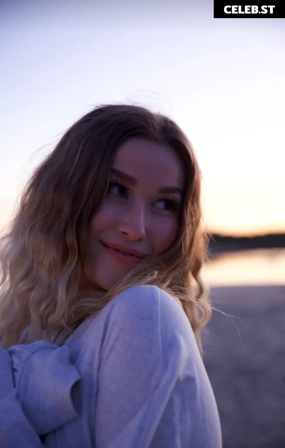 Sondra Blust Image 3570095