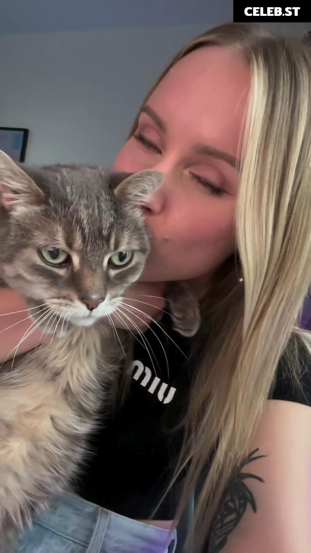 Sonja Reid aka OMGitsfirefoxx Image 3570067