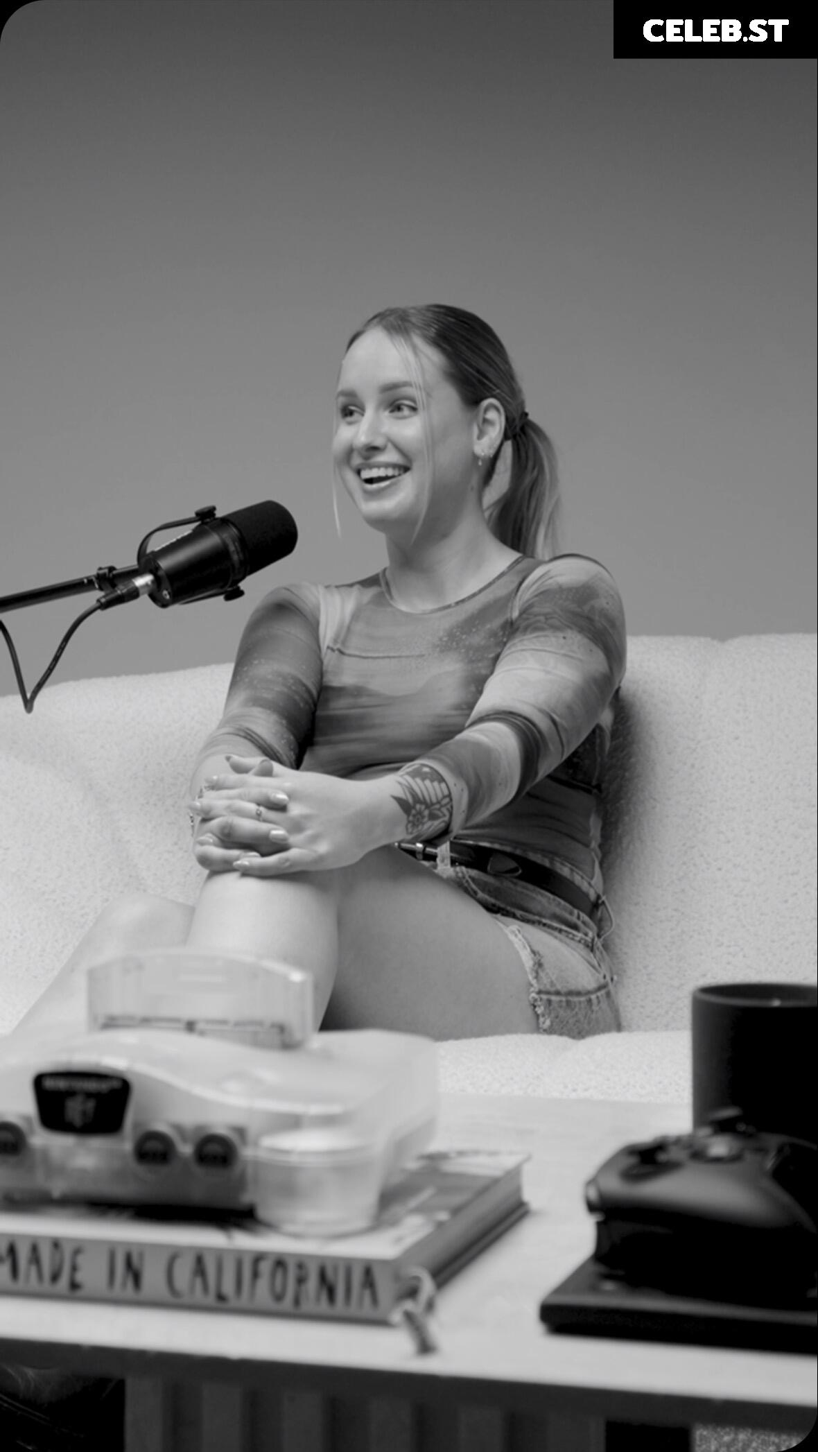 Sonja Reid aka OMGitsfirefoxx Image 3579930