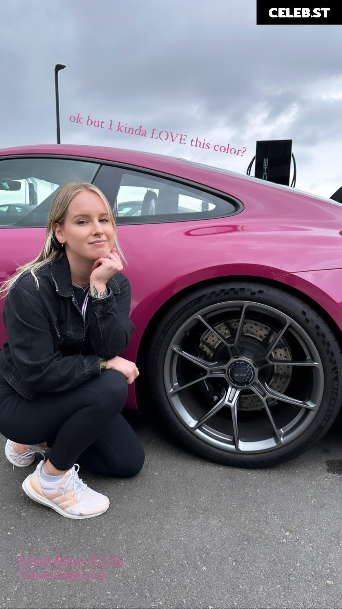 Sonja Reid aka OMGitsfirefoxx Image 3565880