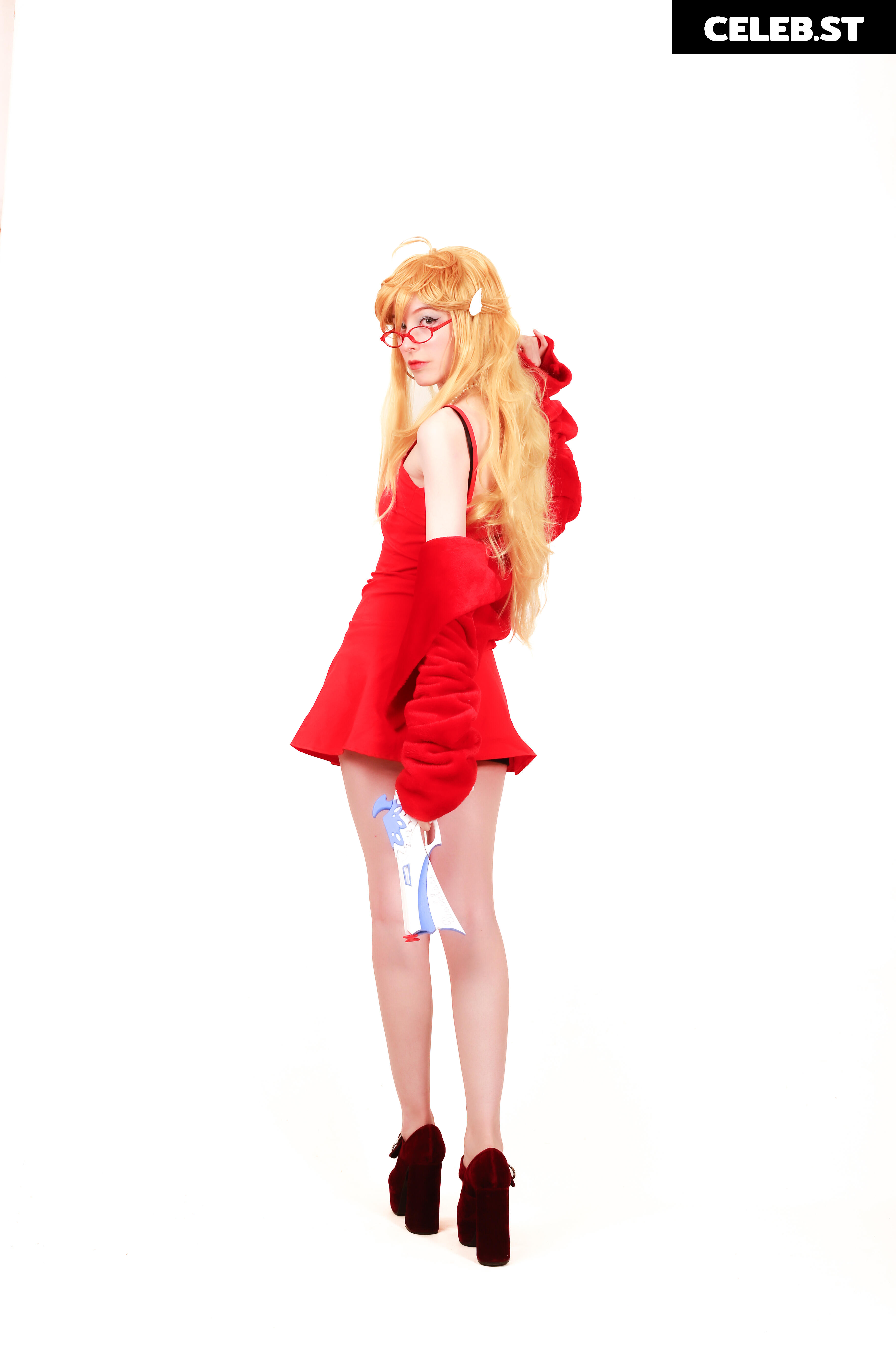 Kiki Glitter Cosplay Image 3565560